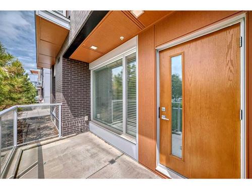 111-3130 Thirsk Street Nw, Calgary, AB - Outdoor With Exterior