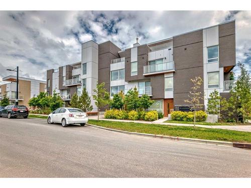 111-3130 Thirsk Street Nw, Calgary, AB - Outdoor With Facade