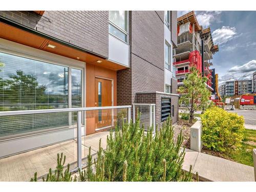 111-3130 Thirsk Street Nw, Calgary, AB - Outdoor