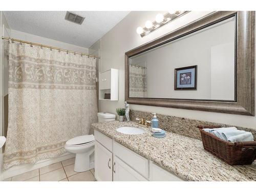 143 Brookgreen Drive Sw, Calgary, AB - Indoor Photo Showing Bathroom