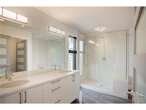 19 Red Willow Crescent West, Rural Foothills County, AB - Indoor Photo Showing Bathroom