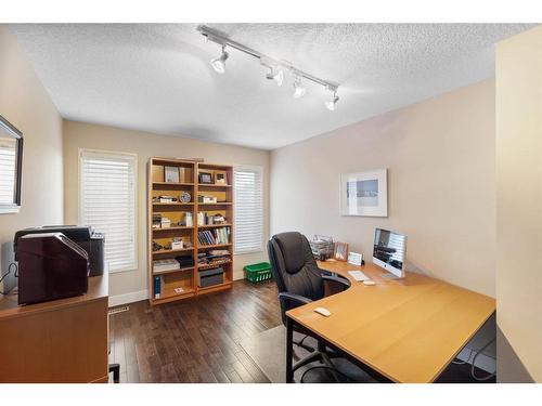 235 Woodfield Road Sw, Calgary, AB - Indoor Photo Showing Office