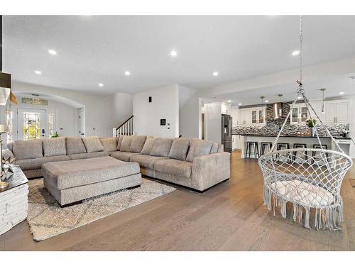 15 Keown Close, Olds, AB - Indoor Photo Showing Living Room