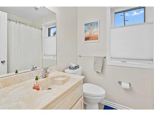 163 Hawkcliff Way Nw, Calgary, AB - Indoor Photo Showing Bathroom