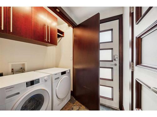 260 Pump Hill Crescent Sw, Calgary, AB - Indoor Photo Showing Laundry Room