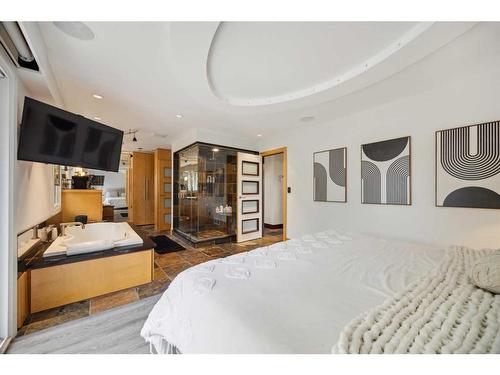 260 Pump Hill Crescent Sw, Calgary, AB - Indoor Photo Showing Bedroom