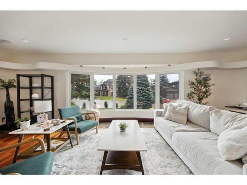 260 Pump Hill Crescent Sw, Calgary, AB - Indoor Photo Showing Living Room