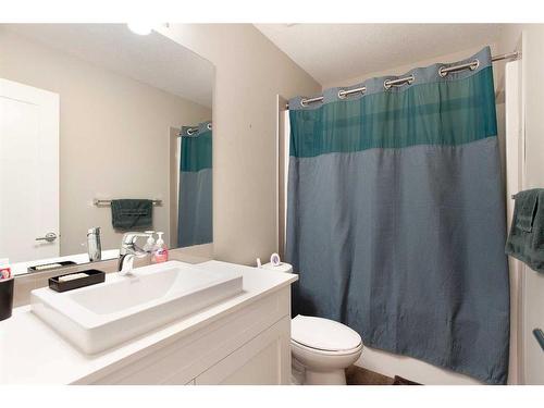 215-20 Walgrove Walk Se, Calgary, AB - Indoor Photo Showing Bathroom