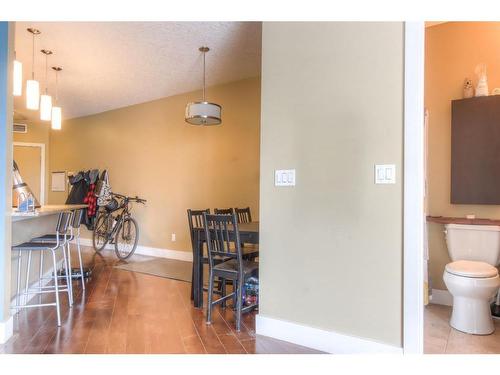 410-1899 45 Street Nw, Calgary, AB - Indoor Photo Showing Bathroom