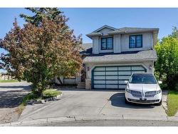 136 Applewood Place SE Calgary, AB T2A 7M8