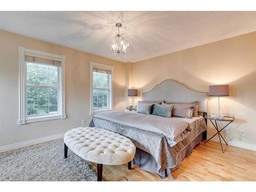 402 Garrison Square Sw, Calgary, AB - Indoor Photo Showing Bedroom