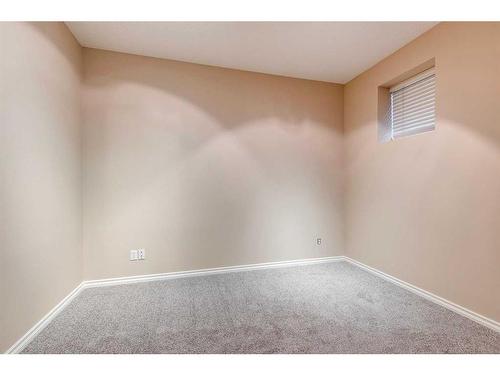 402 Garrison Square Sw, Calgary, AB - Indoor Photo Showing Other Room