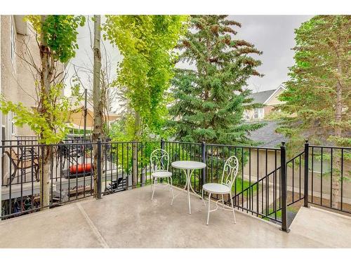 402 Garrison Square Sw, Calgary, AB - Outdoor