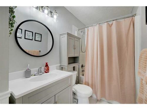 131 Luxstone View Sw, Airdrie, AB - Indoor Photo Showing Bathroom
