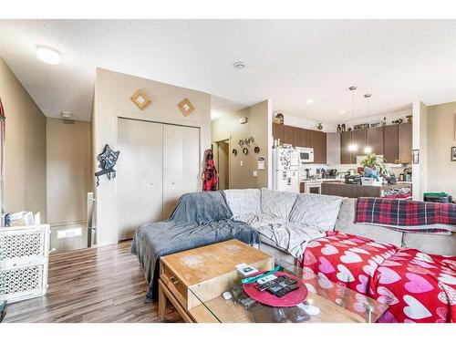 147-300 Evanscreek Court Nw, Calgary, AB - Indoor Photo Showing Living Room