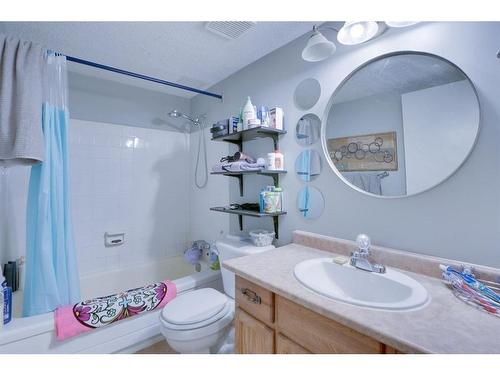 #104-617 56 Avenue Sw, Calgary, AB - Indoor Photo Showing Bathroom