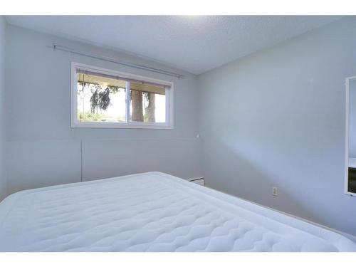 #104-617 56 Avenue Sw, Calgary, AB - Indoor Photo Showing Bedroom