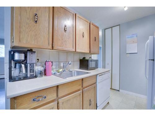 #104-617 56 Avenue Sw, Calgary, AB - Indoor Photo Showing Kitchen