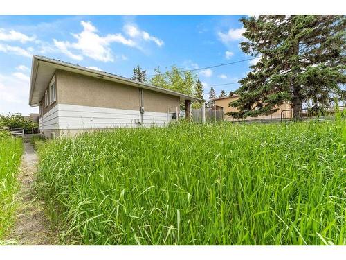 1443 37 Street Sw, Calgary, AB - Outdoor