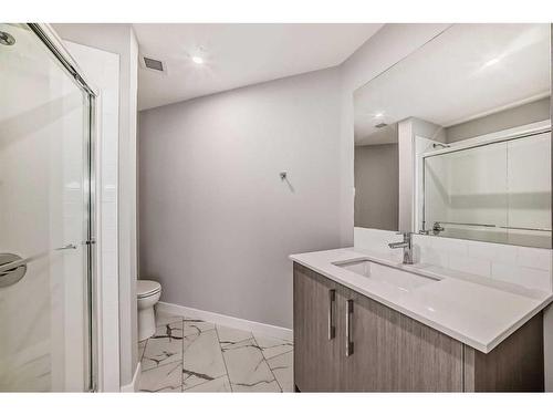 2201-681 Savanna Boulevard Ne, Calgary, AB - Indoor Photo Showing Bathroom