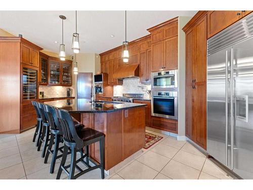 404-8 Hemlock Crescent Sw, Calgary, AB - Indoor Photo Showing Kitchen With Upgraded Kitchen