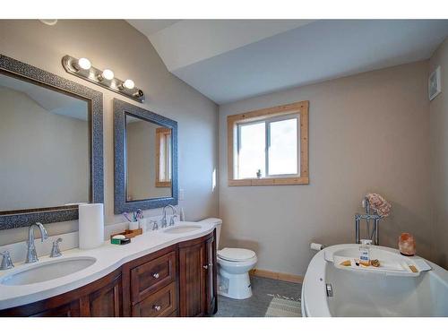 4-31035 Range Road 281, Rural Mountain View County, AB - Indoor Photo Showing Bathroom