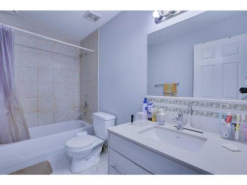 83 Saddlemont Manor Ne, Calgary, AB - Indoor Photo Showing Bathroom