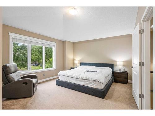 3710 1 Street Nw, Calgary, AB - Indoor Photo Showing Bedroom