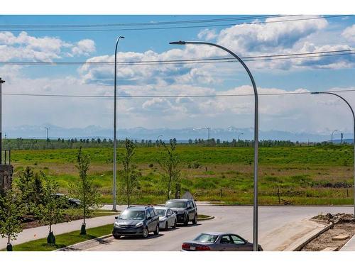 8528 19 Avenue Se, Calgary, AB - Outdoor With View