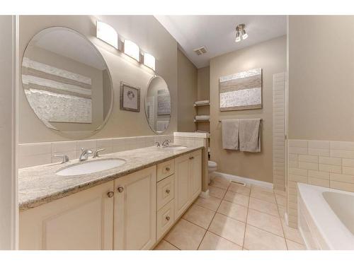 72 Royal Manor Nw, Calgary, AB - Indoor Photo Showing Bathroom