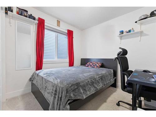 25 Carringham Heights Nw, Calgary, AB - Indoor Photo Showing Laundry Room