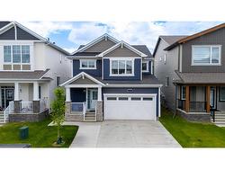 25 Carringham Heights NW Calgary, AB T3P 1V4