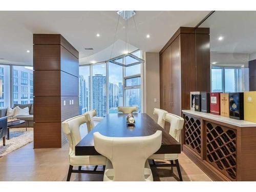 2102-683 10 Street Sw, Calgary, AB - Indoor Photo Showing Dining Room