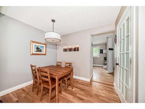 47-310 Brookmere Road Sw, Calgary, AB - Indoor Photo Showing Dining Room