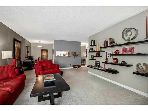 220-525 56 Avenue Sw, Calgary, AB - Indoor