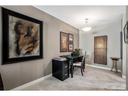 220-525 56 Avenue Sw, Calgary, AB - Indoor