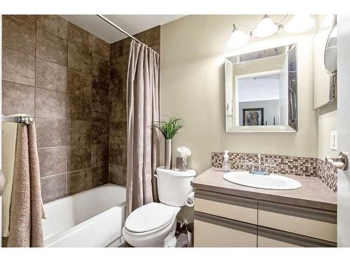 220-525 56 Avenue Sw, Calgary, AB - Indoor Photo Showing Bathroom