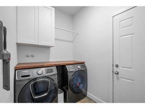 262 Cranfield Gardens Se, Calgary, AB - Indoor Photo Showing Laundry Room