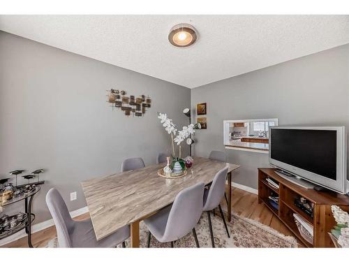 2119 24 Avenue Ne, Calgary, AB - Indoor Photo Showing Dining Room