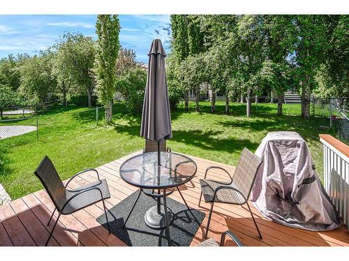 69 Hampstead Terrace Nw, Calgary, AB - Outdoor With Deck Patio Veranda