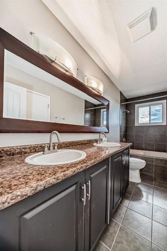 240045A Highway 1, Rural Wheatland County, AB - Indoor Photo Showing Bathroom