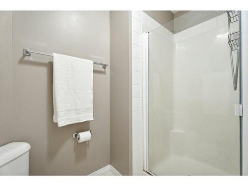 8 Royal Oak Gardens Nw, Calgary, AB - Indoor Photo Showing Bathroom