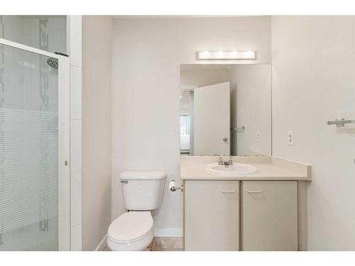 31-1131 Edenwold Heights Nw, Calgary, AB - Indoor Photo Showing Bathroom