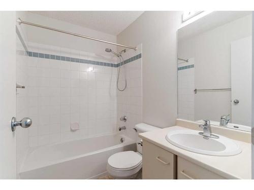 31-1131 Edenwold Heights Nw, Calgary, AB - Indoor Photo Showing Bathroom