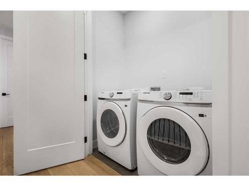 3723 Richmond Road Sw, Calgary, AB - Indoor Photo Showing Laundry Room