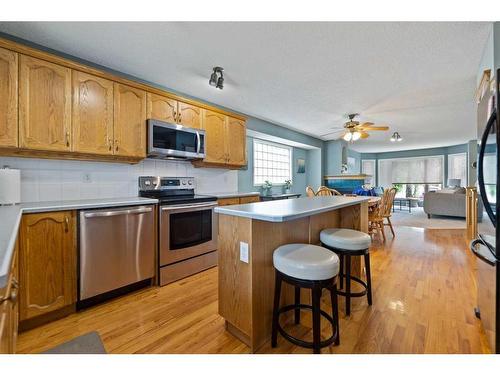 182 Shawbrooke Green Sw, Calgary, AB - Indoor Photo Showing Kitchen