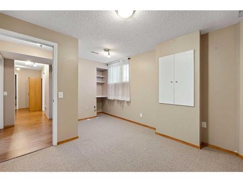 182 Shawbrooke Green Sw, Calgary, AB - Indoor Photo Showing Other Room