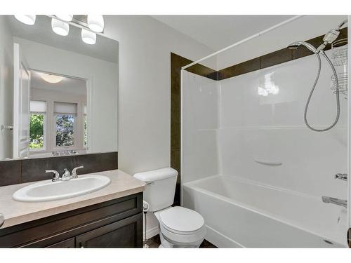 1406 Auburn Bay Square Se, Calgary, AB - Indoor Photo Showing Bathroom