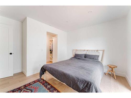 118 Fullerton Road Se, Calgary, AB - Indoor Photo Showing Bedroom