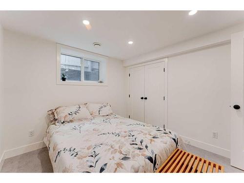 118 Fullerton Road Se, Calgary, AB - Indoor Photo Showing Bedroom